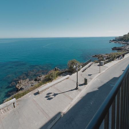 Tra La Rocca E Il Mare Di チェファル エクステリア 写真