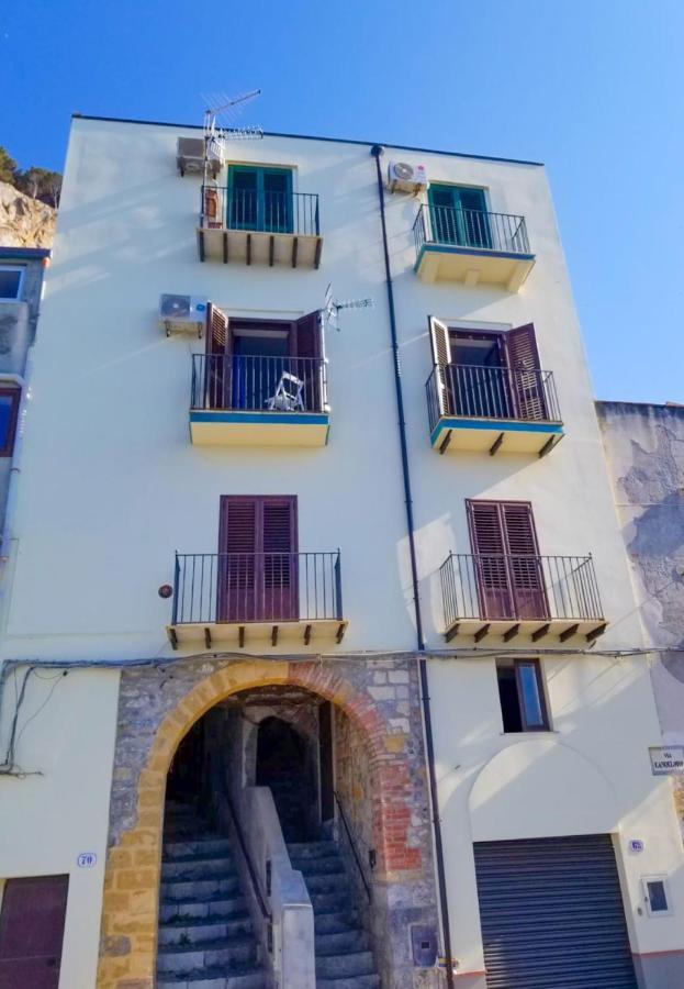 Tra La Rocca E Il Mare Di チェファル エクステリア 写真